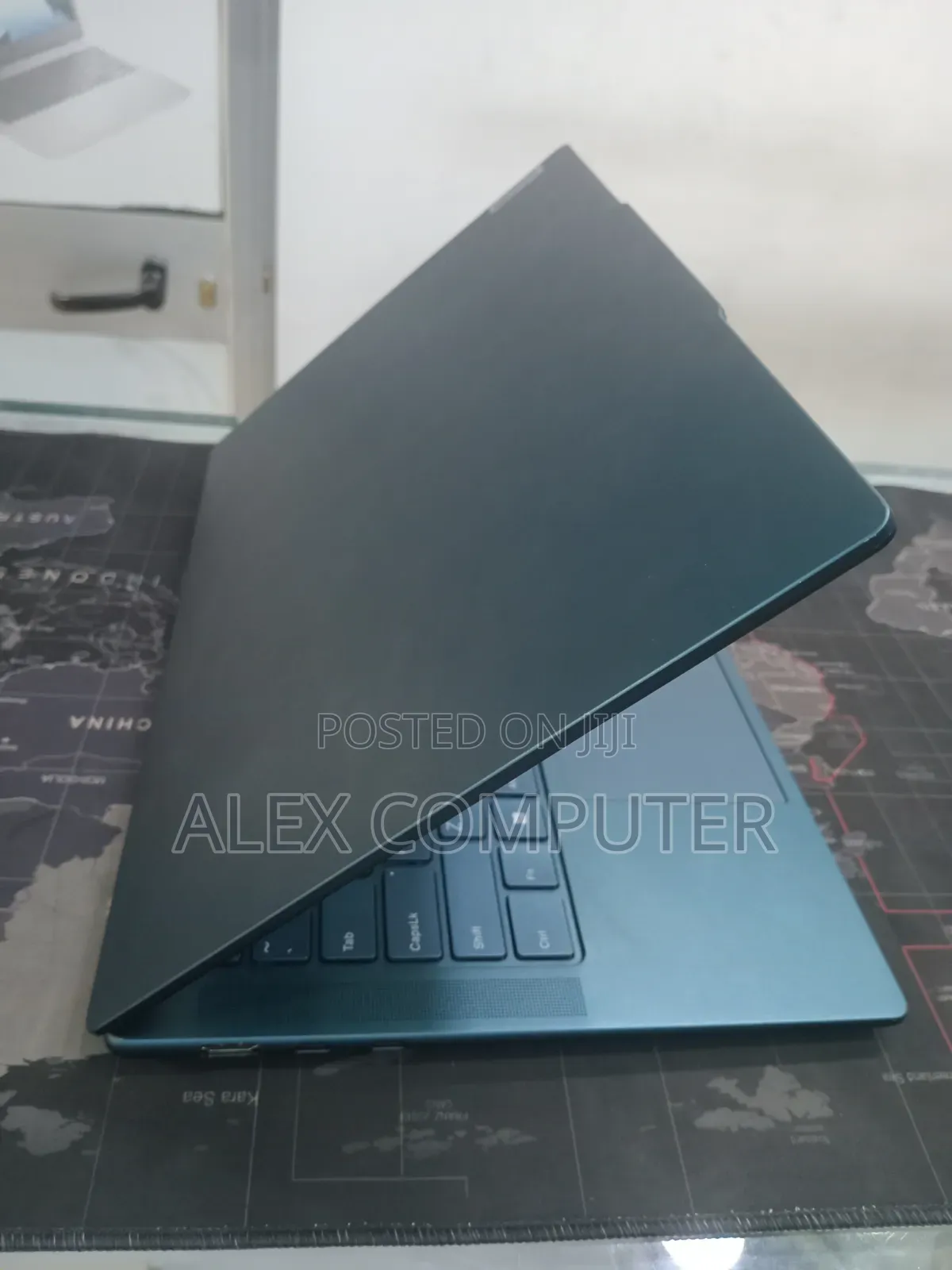New Laptop Lenovo Legion Pro 7 16GB AMD Ryzen 7 SSD 512GB