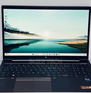 New Laptop HP ZBook Firefly G8 32GB Intel Core i7 SSD 512GB