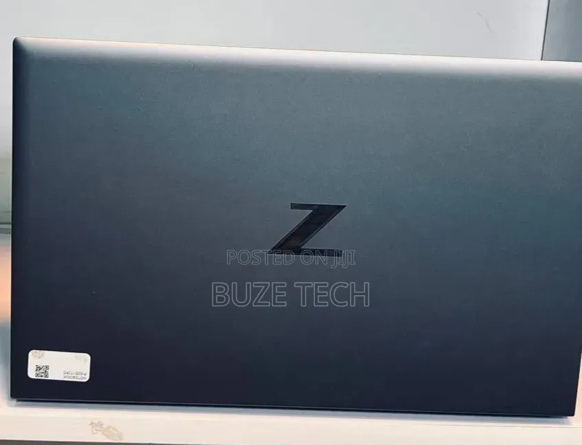 New Laptop HP ZBook Firefly G8 32GB Intel Core i7 SSD 512GB