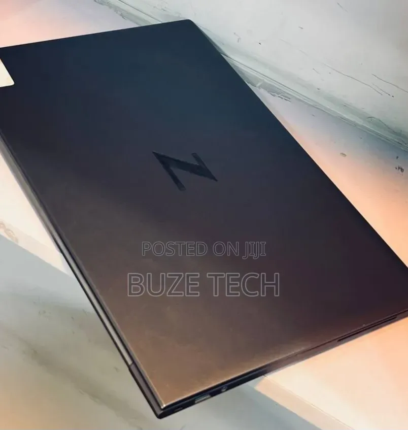 New Laptop HP ZBook Firefly G8 32GB Intel Core i7 SSD 512GB