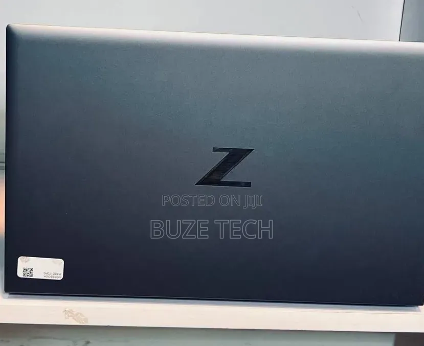 New Laptop HP ZBook Firefly G8 32GB Intel Core i7 SSD 512GB