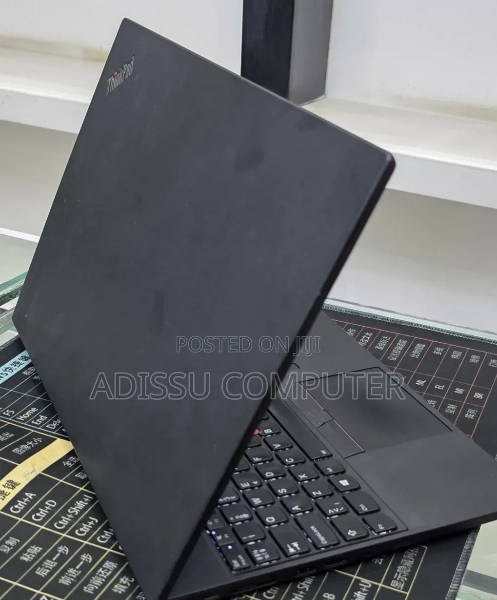 New Laptop Lenovo ThinkPad T490s 16GB Intel Core i5 SSD 256GB