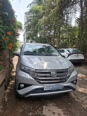 Toyota Rush 2022 Silver