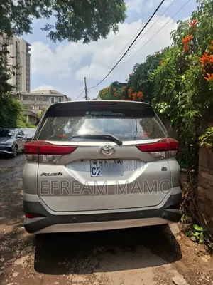 Toyota Rush 2022 Silver