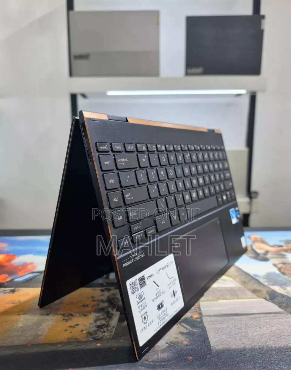 New Laptop Asus ZenBook UX305FA 16GB Intel Core i7 SSD 512GB