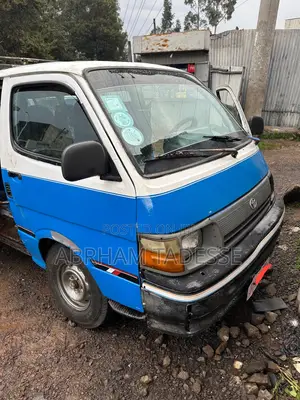 Toyota HiAce 1991 Blue
