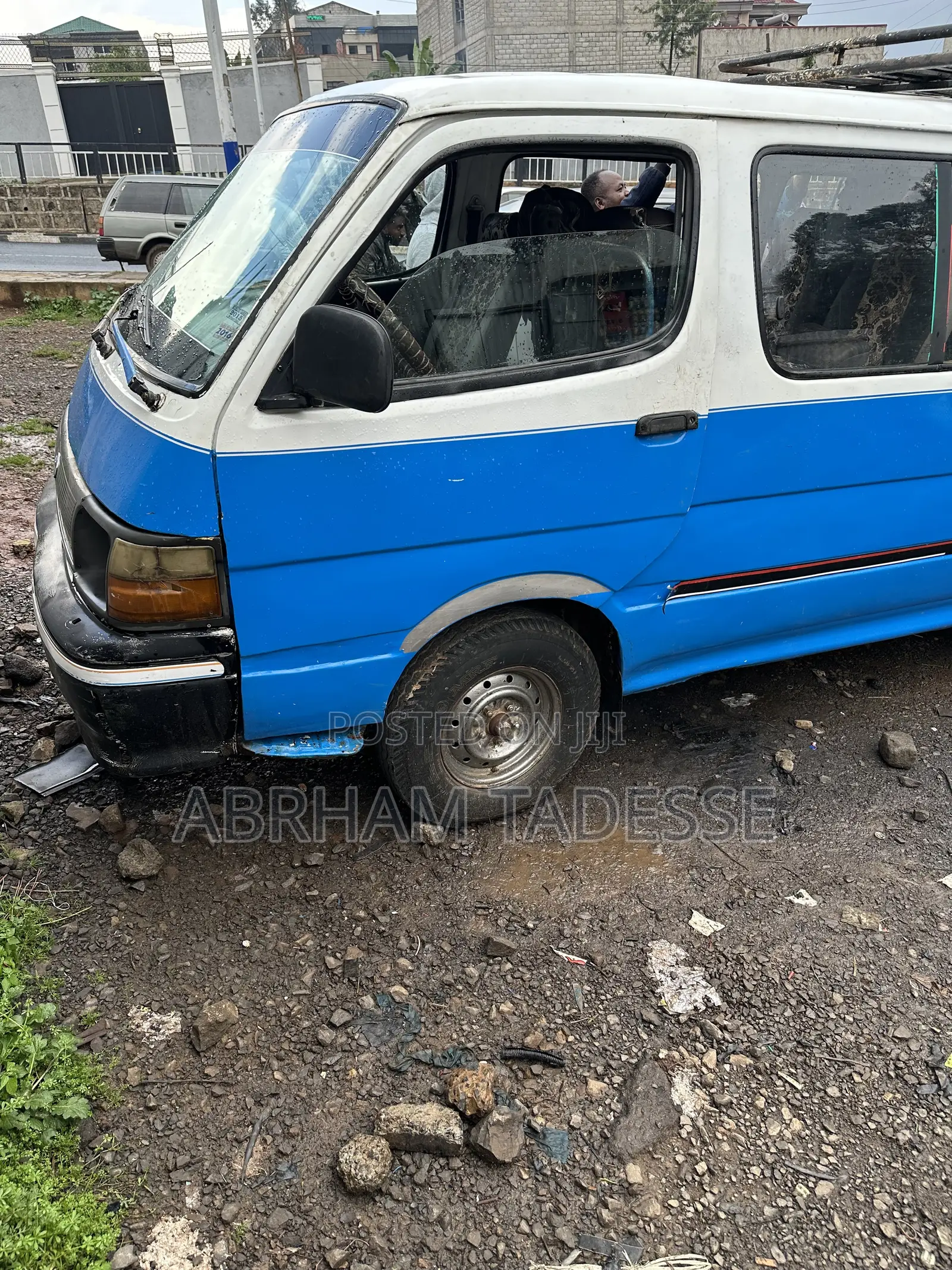 Toyota HiAce 1991 Blue