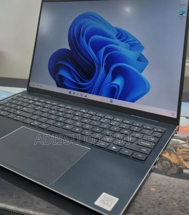 New Laptop Dell 16GB Intel Core i7 SSD 512GB