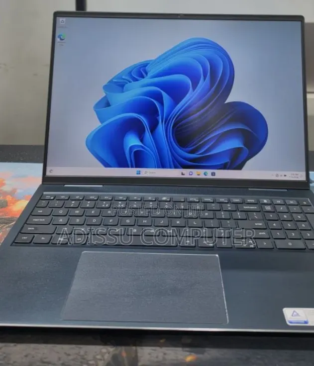New Laptop Dell 16GB Intel Core i7 SSD 512GB