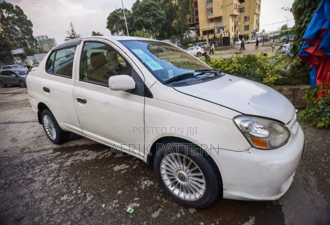 Toyota Platz 1.0 FWD 2005 White