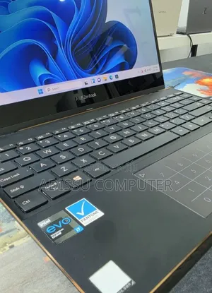 New Laptop Asus 16GB Intel Core i7 SSD 512GB