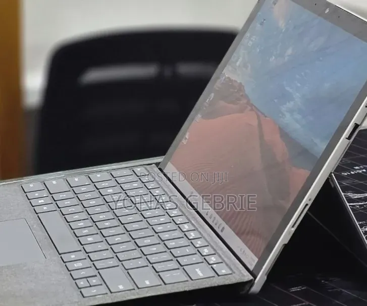New Laptop Microsoft Surface 16GB Intel Core i5 SSD 256GB