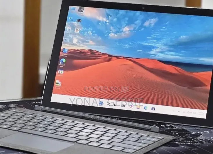 New Laptop Microsoft Surface 16GB Intel Core i5 SSD 256GB