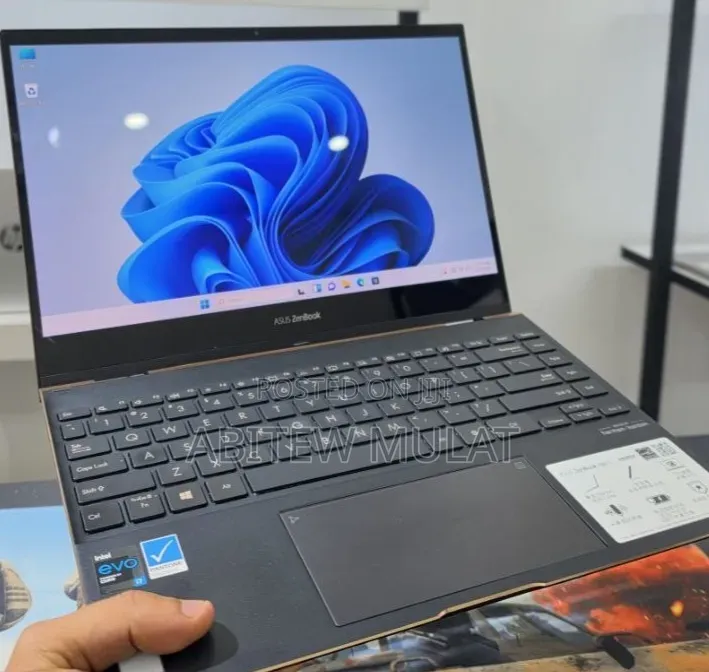 New Laptop Asus Zenbook 15 OLED 16GB Intel Core i7 SSD 512GB