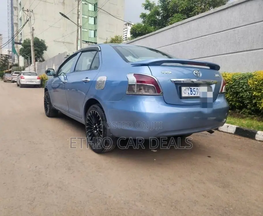 Toyota Yaris 2010 Blue
