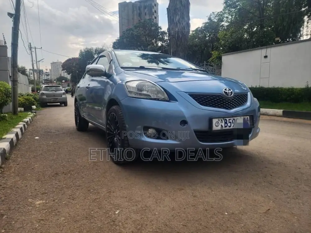 Toyota Yaris 2010 Blue