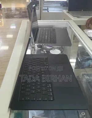 New Laptop Apple MacBook Air 2025 M4 16GB Apple M4 SSD 256GB
