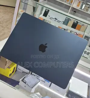 New Laptop Apple MacBook Air 2025 M4 16GB Apple M4 SSD 256GB