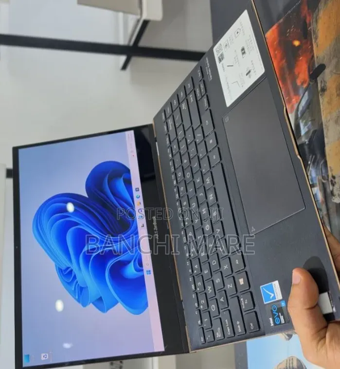 New Laptop Asus Zenbook 14 16GB Intel Core i7 SSD 512GB