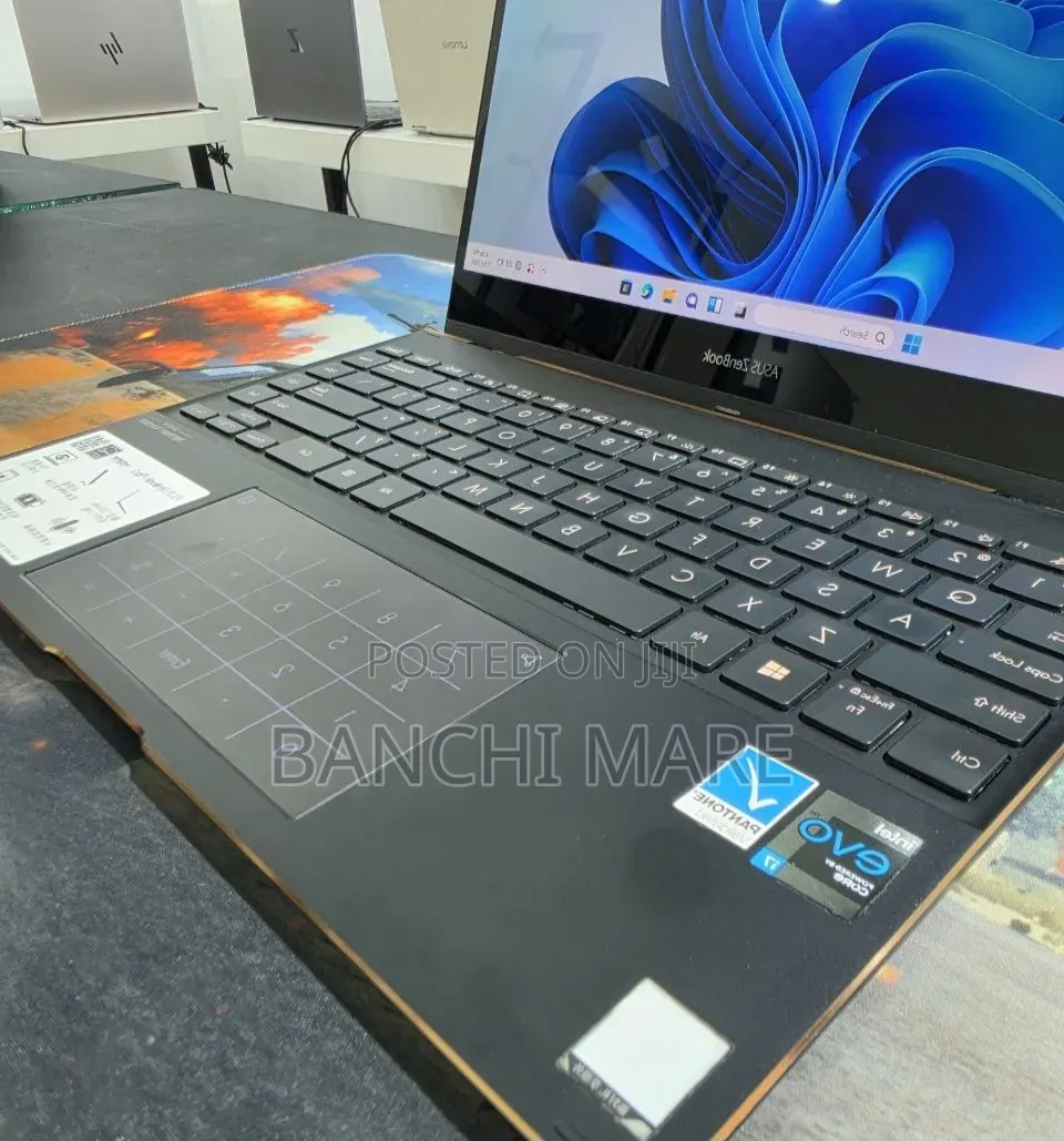 New Laptop Asus Zenbook 14 16GB Intel Core i7 SSD 512GB