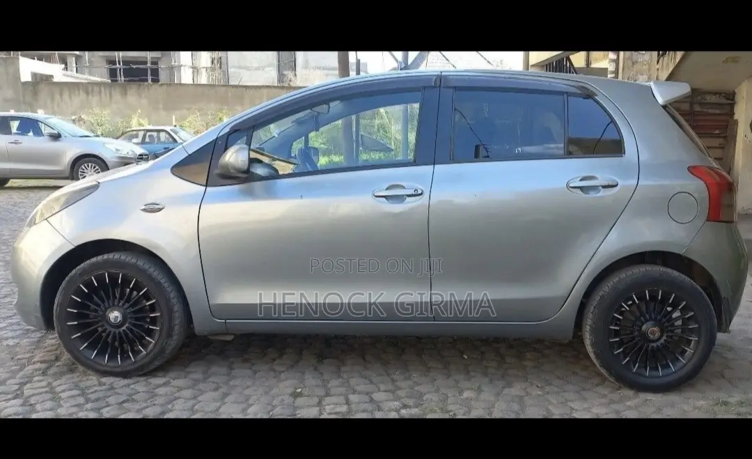 Toyota Yaris 2007 Gray