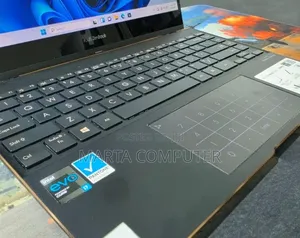 New Laptop Asus Zenbook 14 16GB Intel Core i7 SSD 512GB