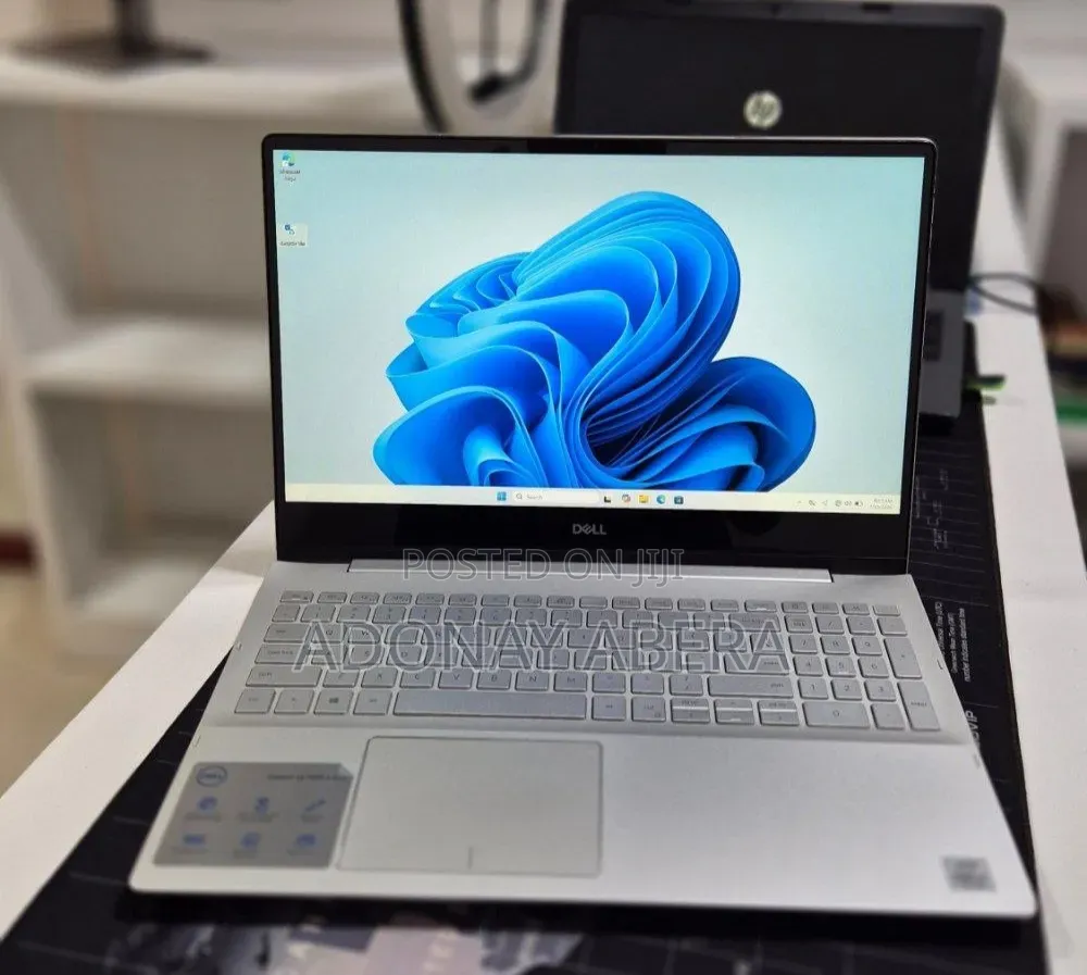 New Laptop Dell Inspiron 15 8GB Intel Core i5 SSD 256GB