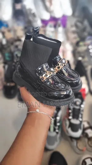 የህፃናት የሴቶች ጫማ