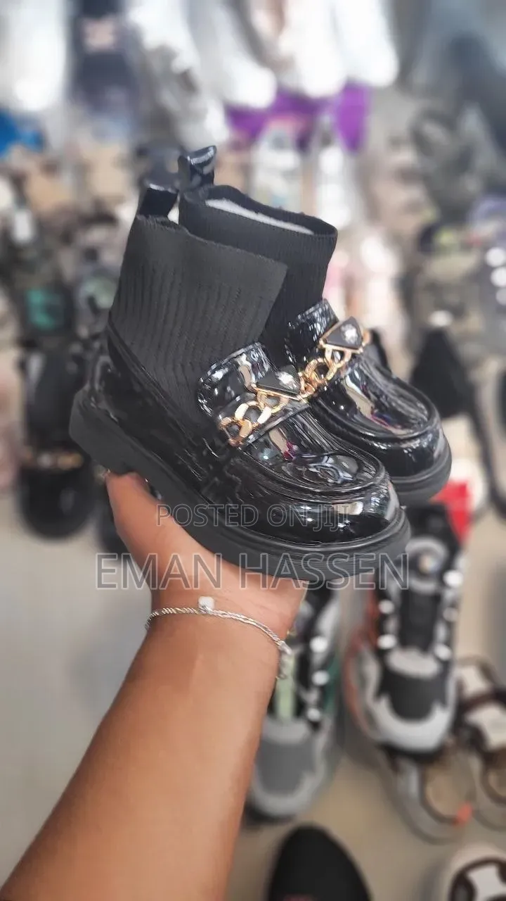 የህፃናት የሴቶች ጫማ