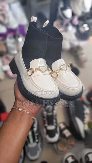 የህፃናት የሴቶች ጫማ