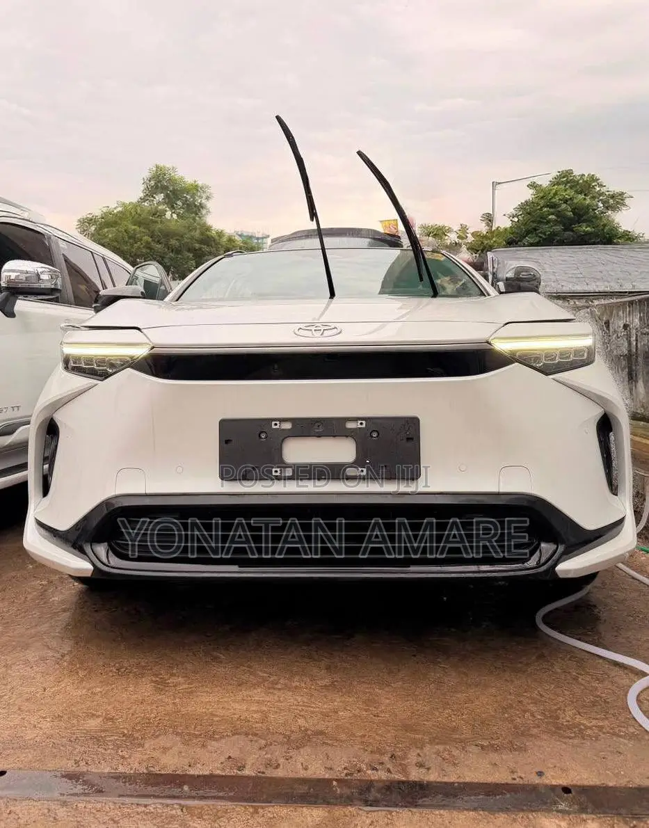 New Toyota bZ4X 2024 White