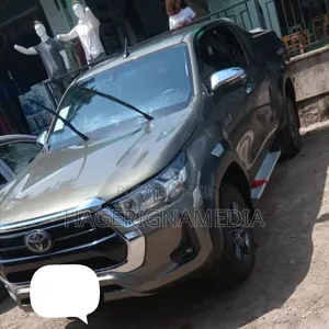 Toyota Hilux 2021 Gray