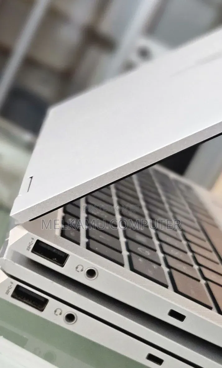 New Laptop HP EliteBook 1040 G8 16GB Intel Core i7 SSD 512GB