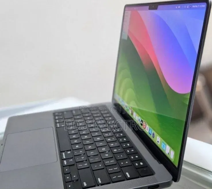 New Laptop Apple MacBook Pro 2021 M1 16GB Apple M1 Pro SSD 512GB