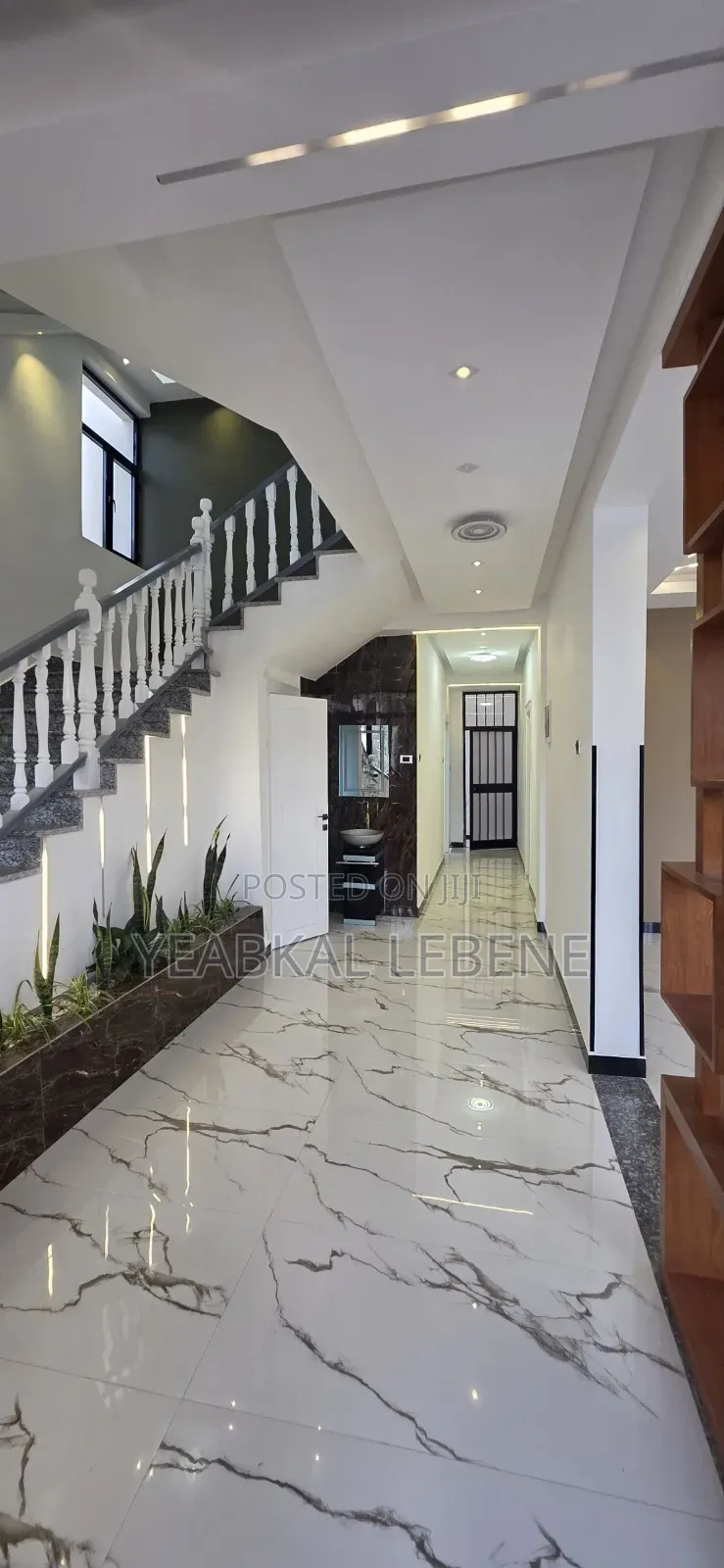 Furnished 7bdrm House in Bole for sale