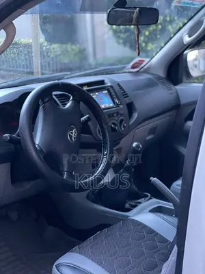 Toyota Hilux 2006 Silver