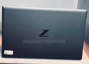 New Laptop HP ZBook Firefly G8 32GB Intel Core i7 SSD 512GB