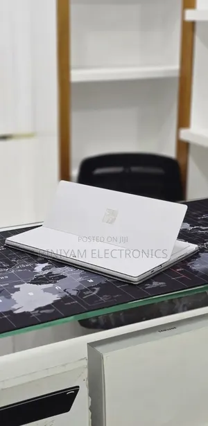 New Laptop Microsoft Surface Pro 7 16GB Intel Core i5 SSD 256GB