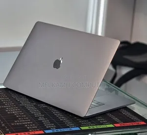 New Laptop Apple MacBook 2018 32GB Intel Core i7 SSD 1T