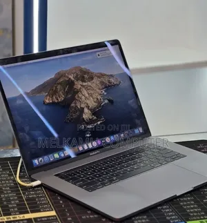 New Laptop Apple MacBook 2018 32GB Intel Core i7 SSD 1T