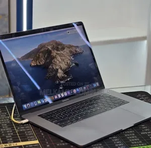 New Laptop Apple MacBook 2018 32GB Intel Core i7 SSD 1T