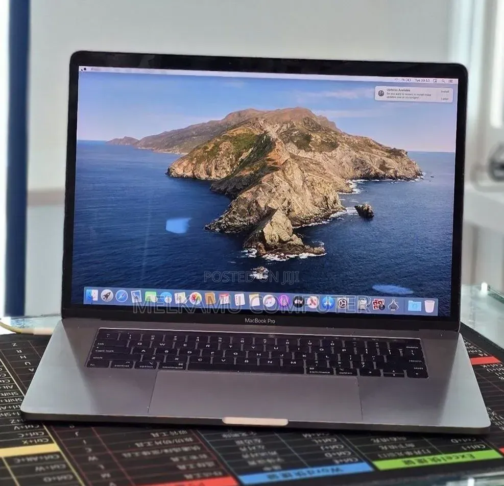 New Laptop Apple MacBook 2018 32GB Intel Core i7 SSD 1T