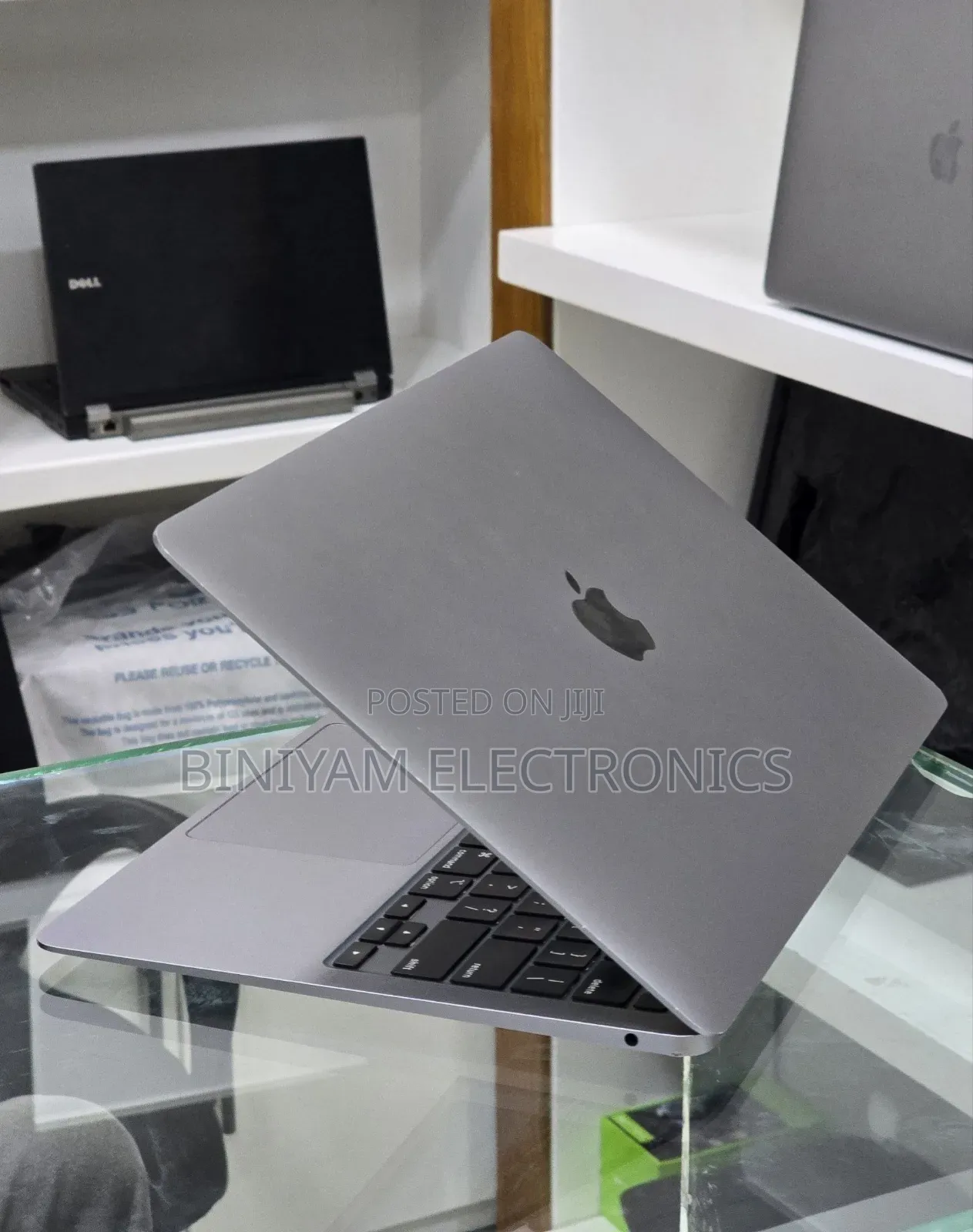 New Laptop Apple MacBook Air 2020 M1 8GB Apple M1 SSD 256GB