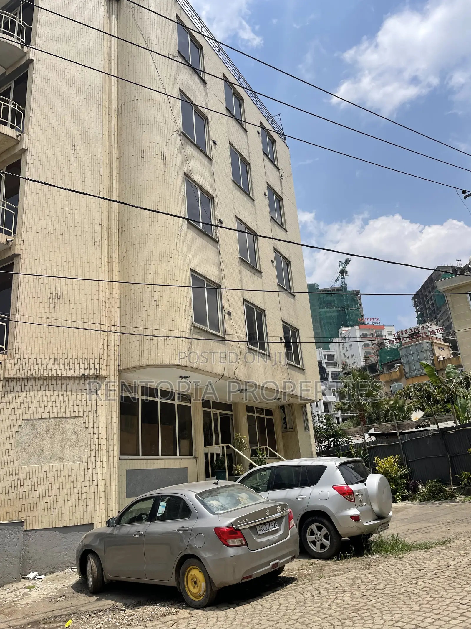 Building for Rent! Bole