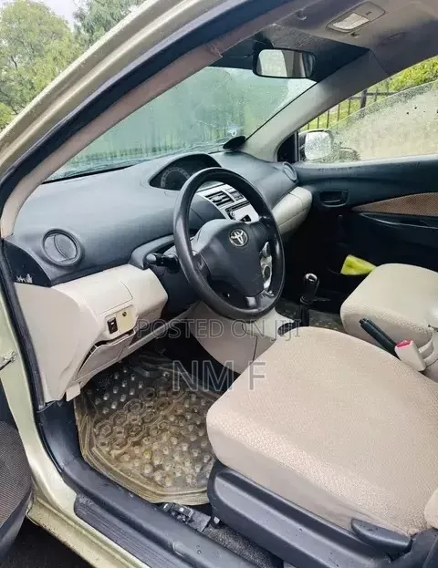 Toyota Yaris 2006 Yellow