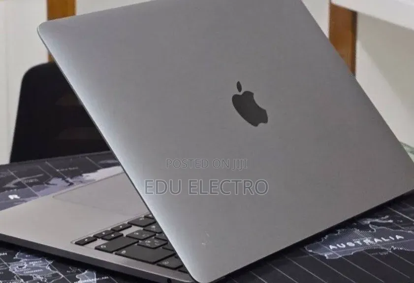 New Laptop Apple MacBook Pro 2020 M1 16GB Apple M1 Pro SSD 512GB