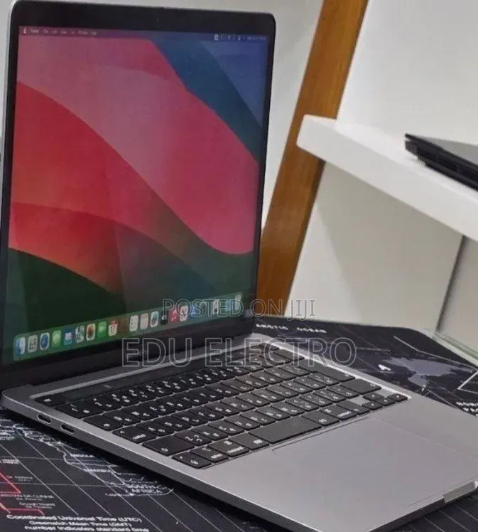 New Laptop Apple MacBook Pro 2020 M1 16GB Apple M1 Pro SSD 512GB
