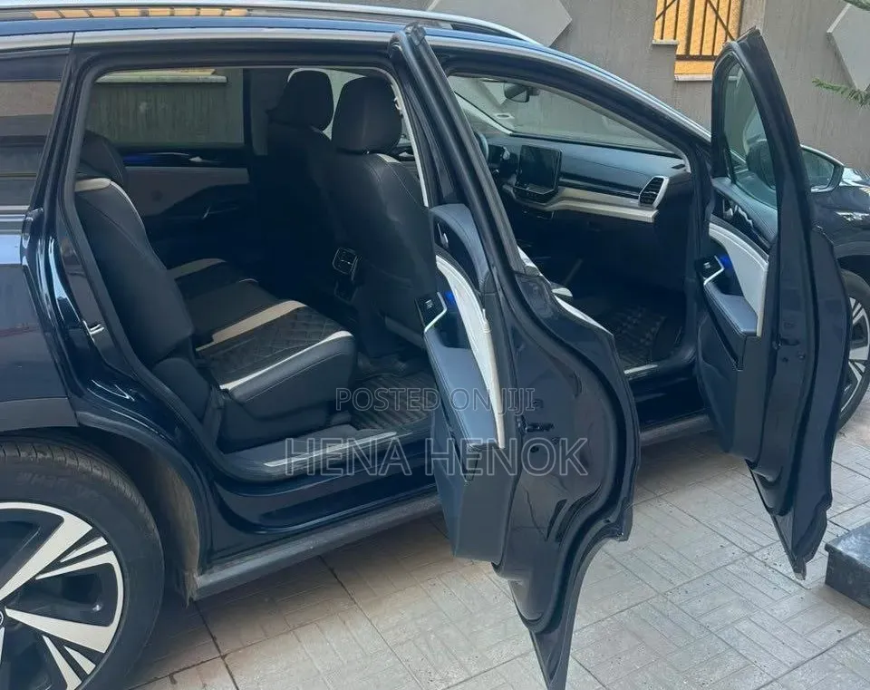 Volkswagen ID.6 2022 Blue