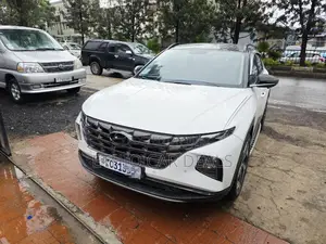 Hyundai Tucson 2022 White