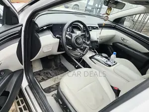 Hyundai Tucson 2022 White